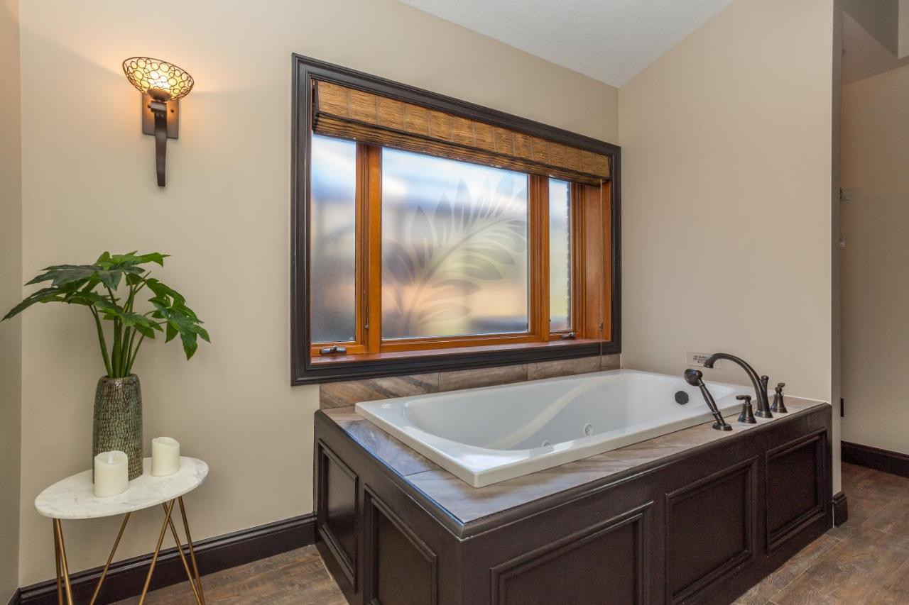 River View Lodge Le Claire Bagian luar foto