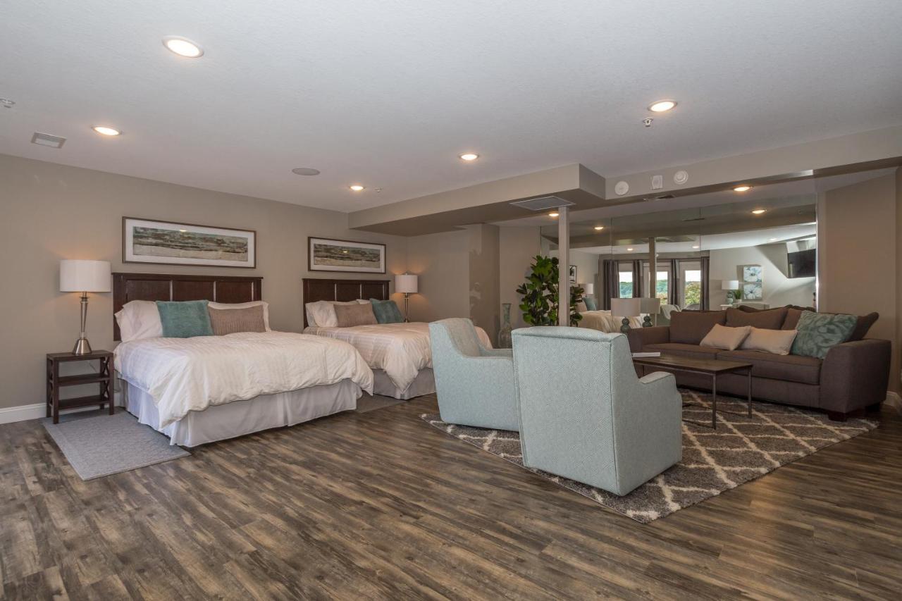 River View Lodge Le Claire Bagian luar foto