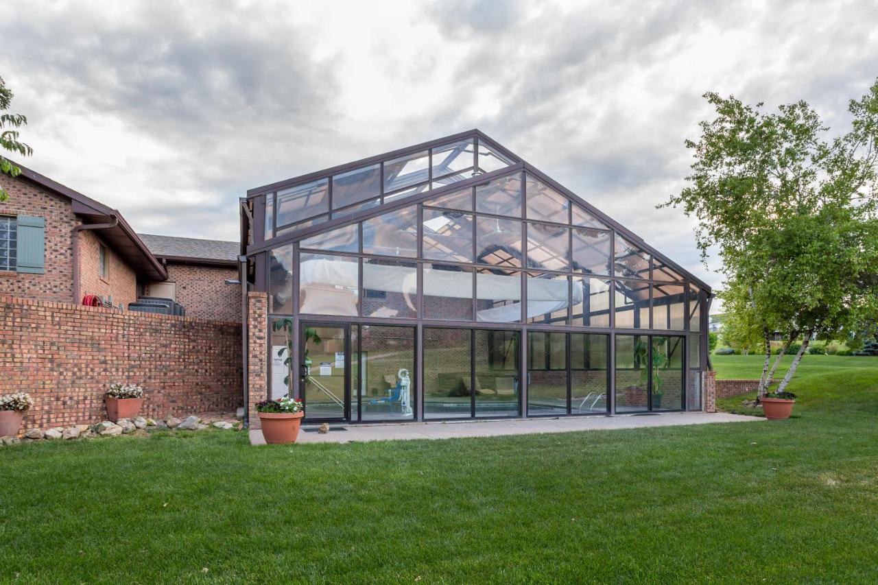 River View Lodge Le Claire Bagian luar foto
